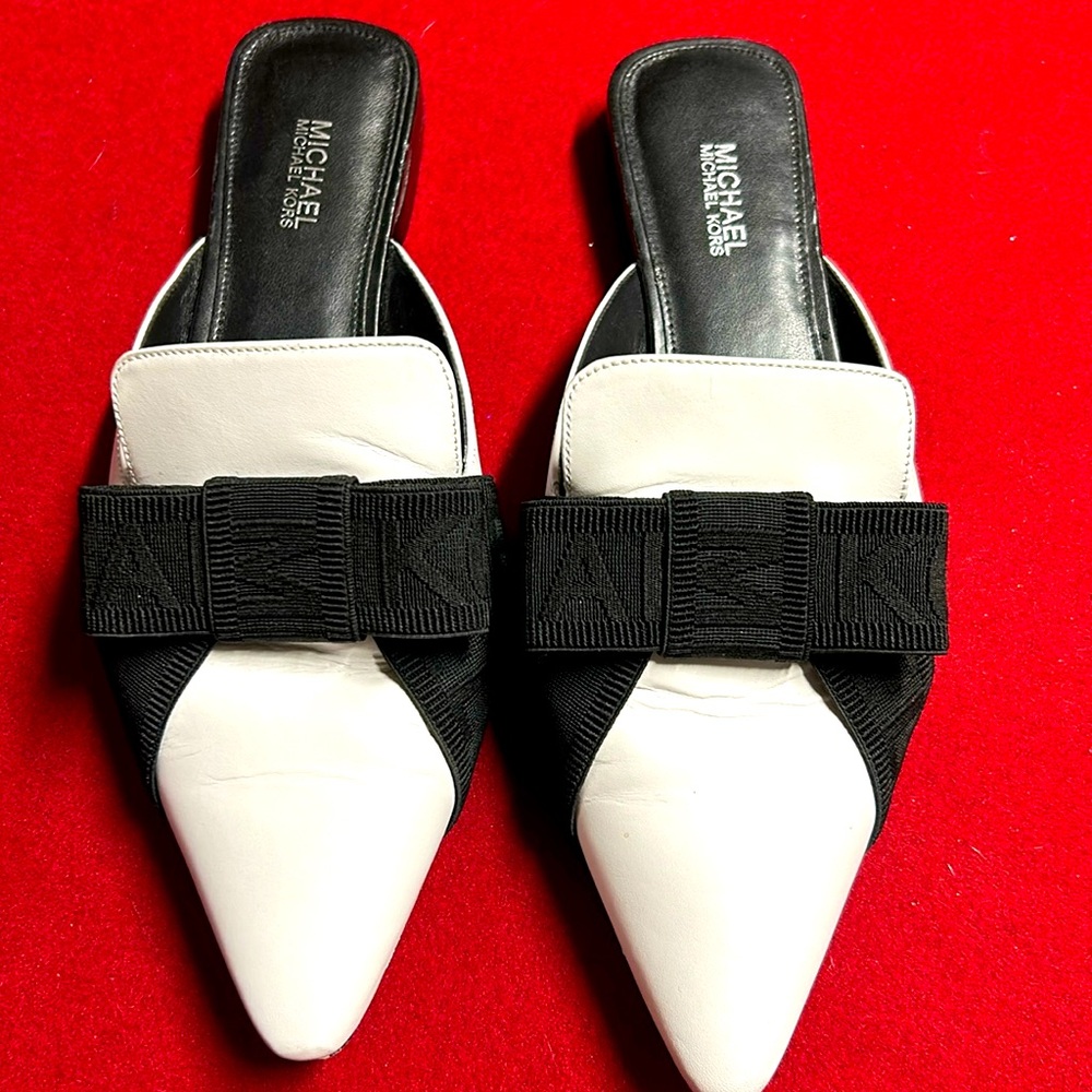 Micheal Kors flats